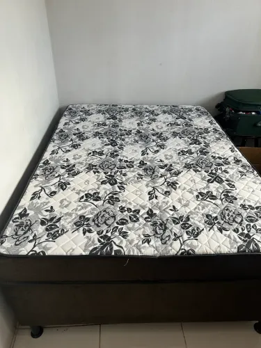 Cama queen