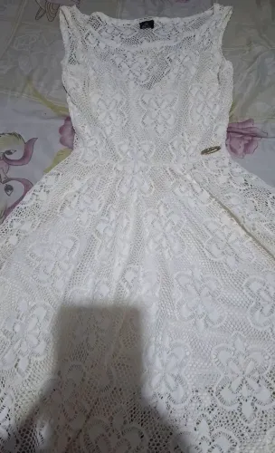 Vestido em renda da marca charme modas .