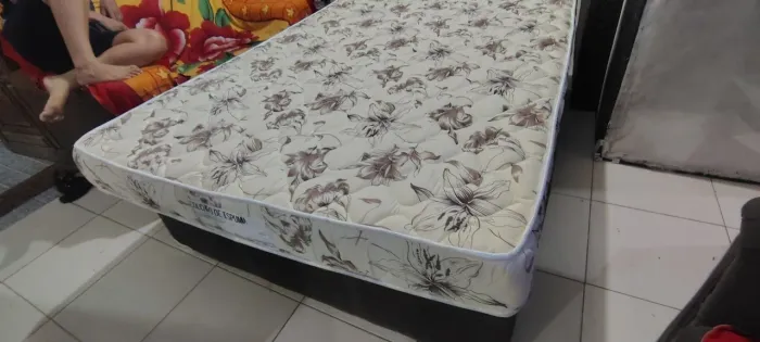 Colchão de Casal Marjom Semi-Novo (Entrego Grátis)