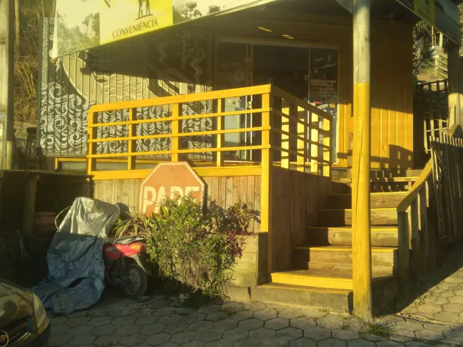Ótimo Ponto comercial na Praia do Rosa.