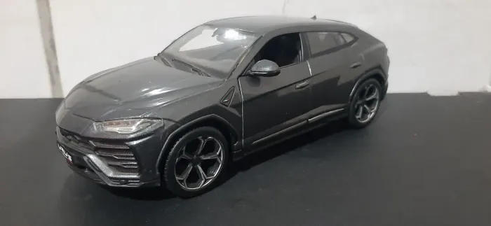 Miniatura Lamborghini Urus 1:24