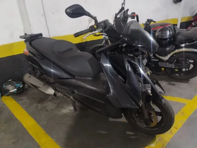 Kimko Downtown 300i 2018 - batida na frente