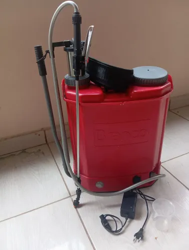 Bomba pulverizadora semi nova 