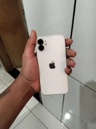 iPhone 12 semi novo