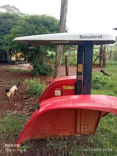 Cabine de trator Massey Ferguson 2014