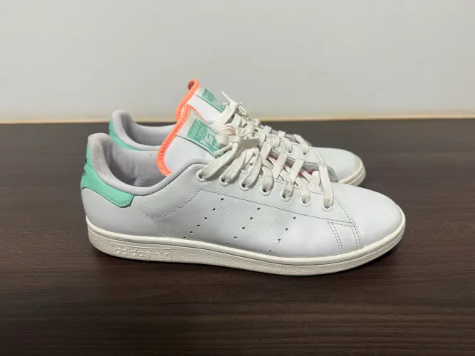 Tênis adidas stan smith