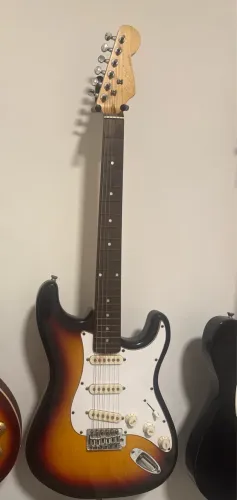 Guitarra Condor Stratocaster Sunburst - Conservada
