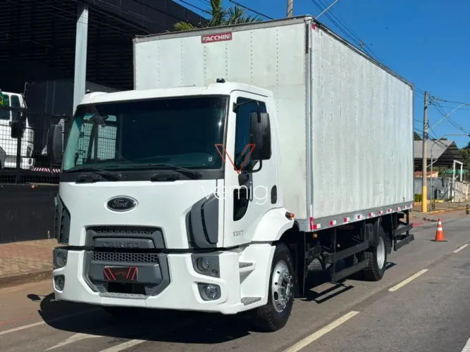 Caminhão Ford Cargo 1317 Baú Seco Toco Ñ 1319 Atron 1318