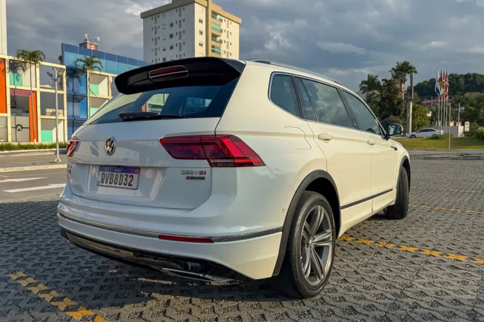 Volkswagen Tiguan Allspac R-line 350 TSI 2.0 4X4 2019