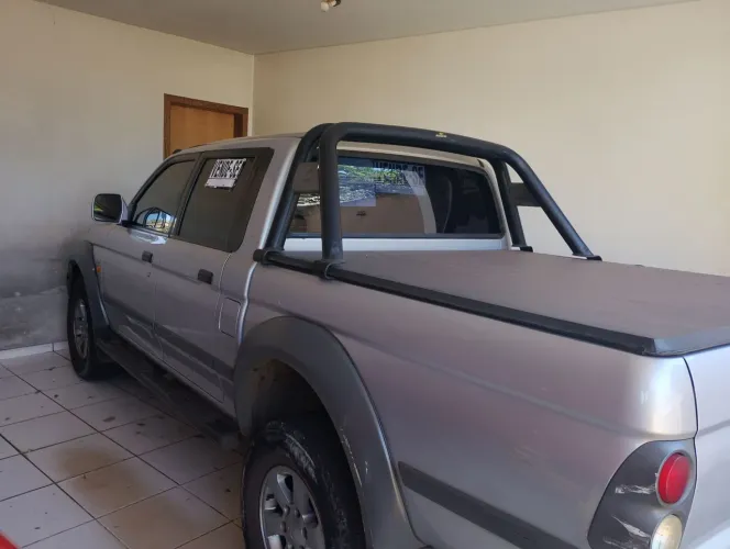 Mitsubishi L200 Outdoor GLS 2.5 4X4 CD TDI Diesel 2011