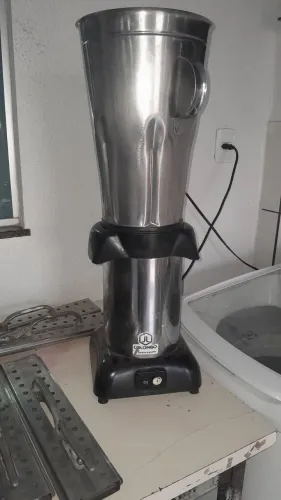 Maquina picoleteira 6 formas 28 furos extratores liquidificador e seladora