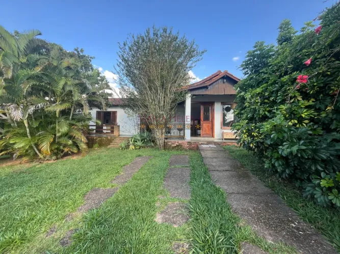 Casa em Caxambu, no bairro Vale Das Colinas, à venda.