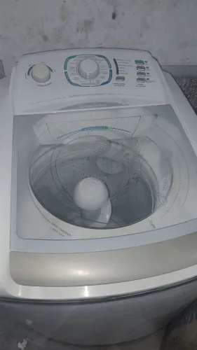 Máquina de lavar roupa 10kg - Usada