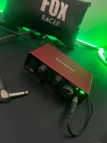 Placa de áudio focusrite 3 geração solo 