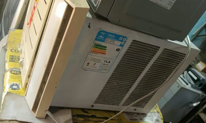 AR CONDICIONADO Springer DE JANELA 7.500 BTU