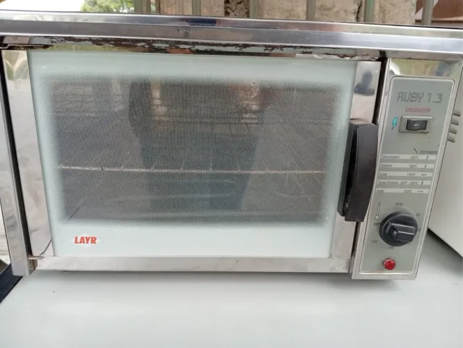 Forno elétrico Layr Ruby1. 3 em ótimo estado e funcionamento  45x34x30