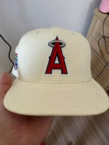 Boné New Era Angels OFF WHITE