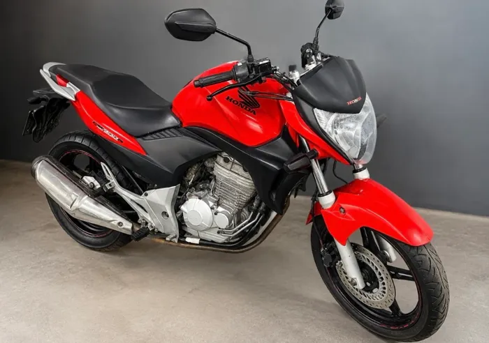 Cb 300