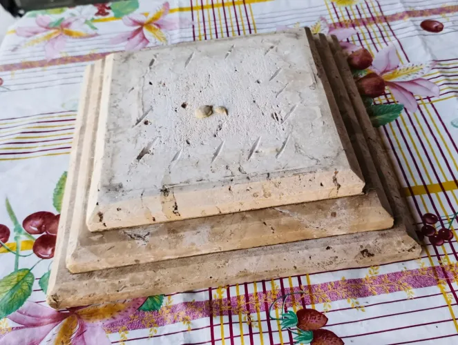 Base de mesinha de centro ou de canto em mármore travertino