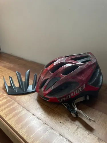 Vendo capacete de ciclismo specialized