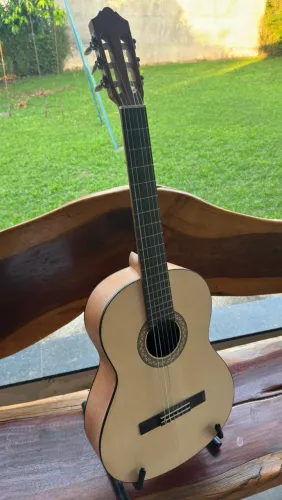Violão Yamaha C40M Nylon acústico como novo