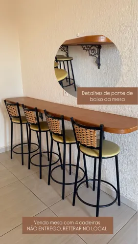 Mesa Bistrô Suspensa em Madeira Maciça + 4 Banquetas 