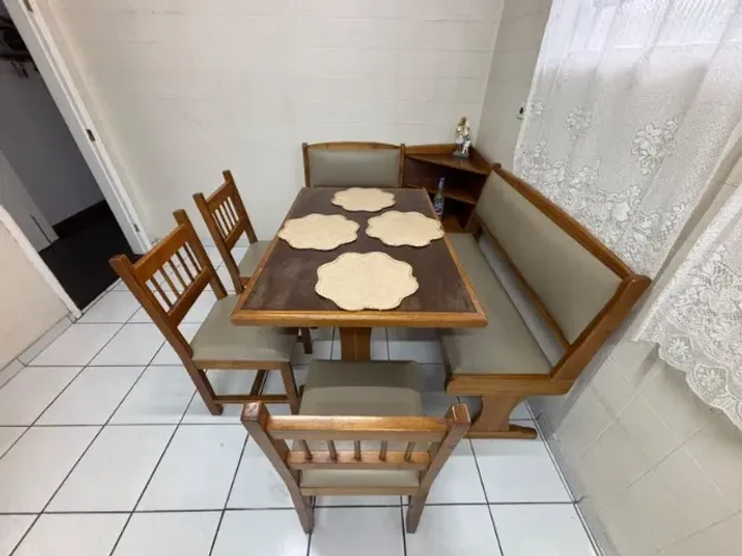 Jogo de Mesa Canto Alemão Completo em Madeira Maciça + 3 Cadeiras + Banco em L