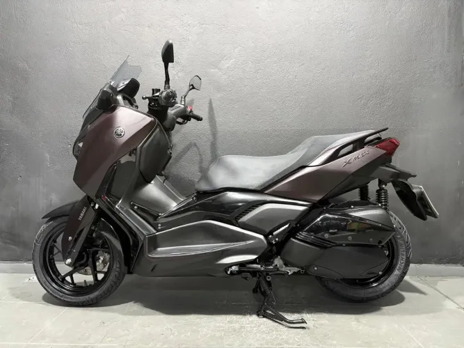 XMAX 300