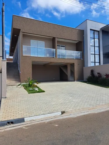 Casa de condomínio para venda possui 167 metros quadrados com 3 quartos