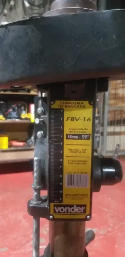 Furadeira de bancada grande Vonder 220 volts