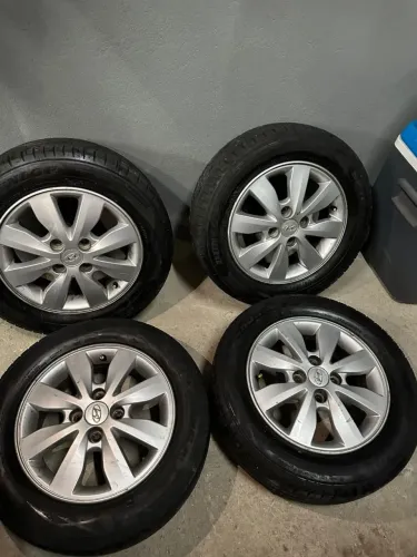 Rodas 14 HB20 pneus Dunlop