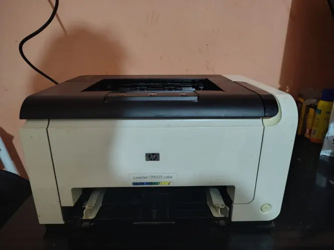 Impressora Hp Laser Jet CP1025 colorida 