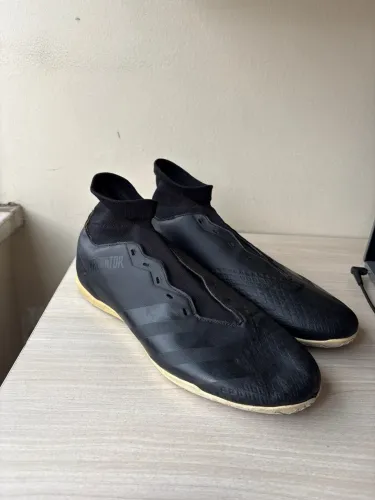 Chuteira Adidas Predator Cano Alto Preta e Cinza - Usada em Ótimo Estado