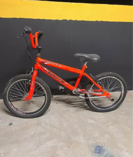 Bicicleta BMX South Rex, ideal para lazer e manobras. ? Estilo BMX freestyle.