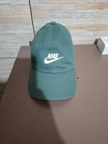 Boné Nike h86 verde em perfeito estado