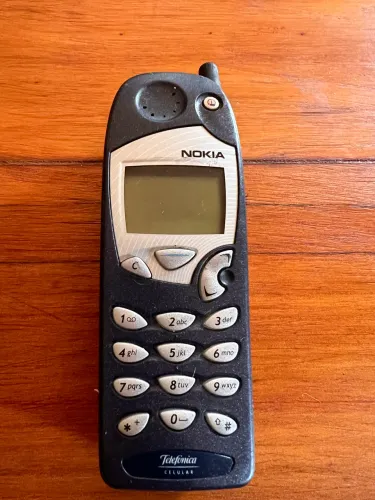Celular Nokia antigo