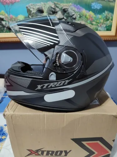 Capacete EBF Xtroy modelo E14 Tamanho 60 Preto