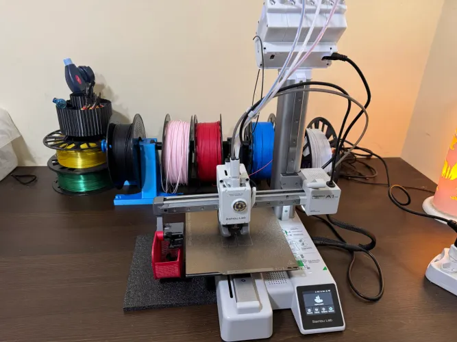 Bambu Lab A1 Mini + BMCU + 6kg Filamento | Apenas 257h | Completa