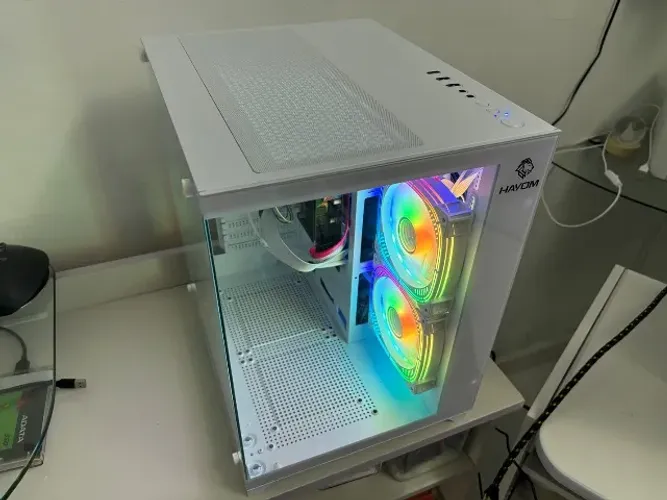 Computador Intel Core i5, 16GB de RAM, SSD Kings de 480G, Placa Gráfica integrada Intel 30