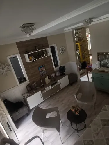Casa de 3 pavimentos na Marambaia