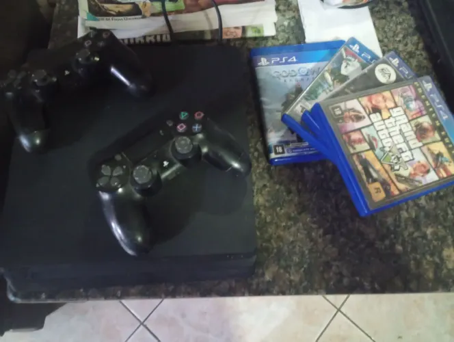 PS4 slim 500 gb 2 controles