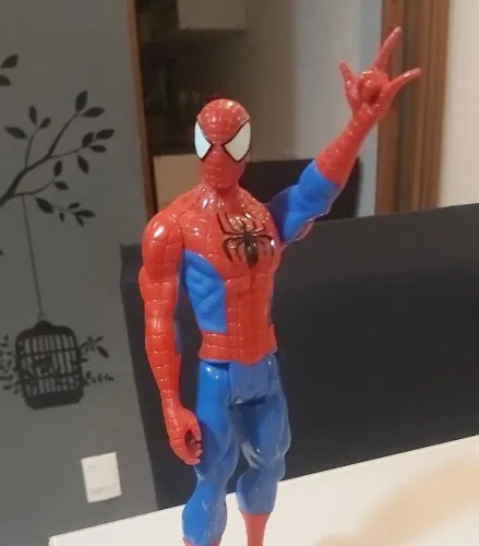 Boneco Homem-Aranha (SPIDER-MAN TITAN HERO, USADO)
