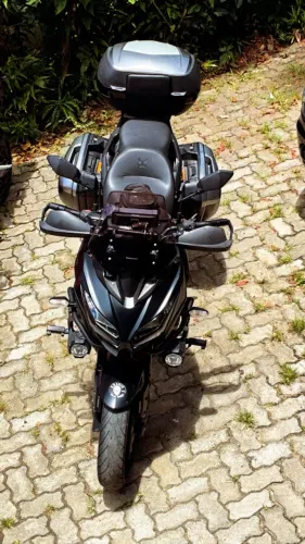 Versys 650 tourer com 3 baús originais de fabrica