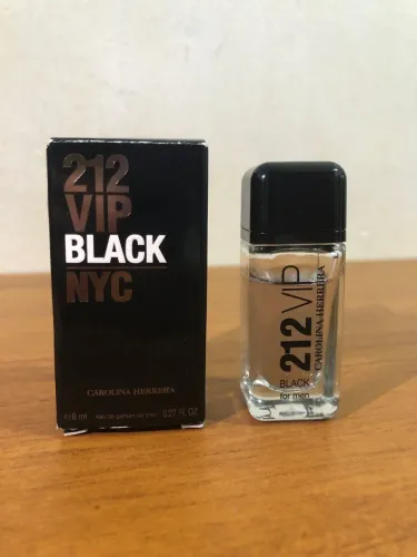 Perfume 212 VIP black miniatura 8ml