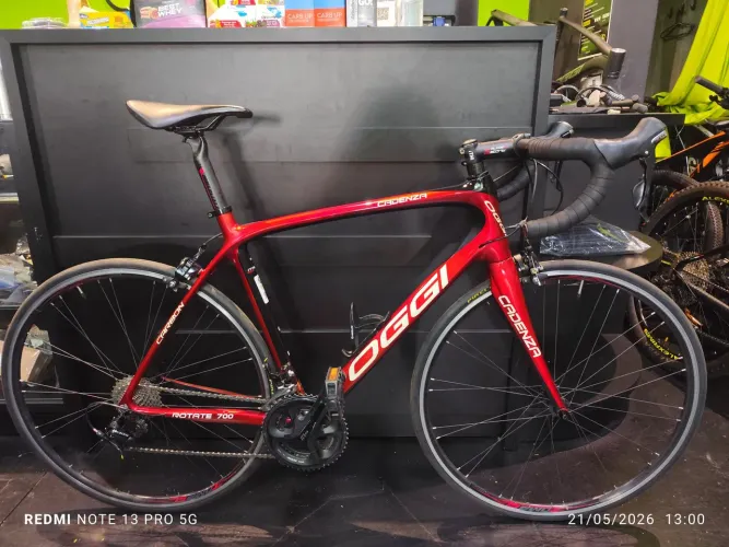 Oggi cadenza carbon tamanho 56