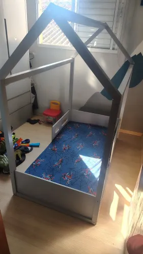 Cama montessoriana