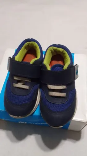Vendo calçados menino Tam. 23 a partir 10,00