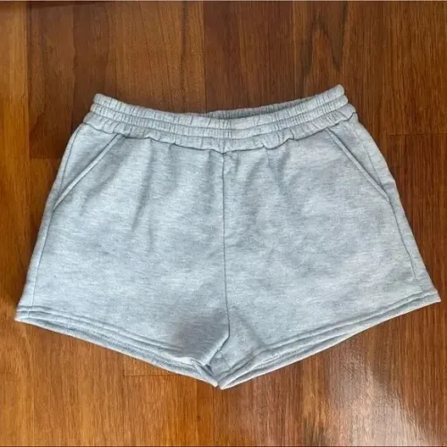 Roupas shorts P M G