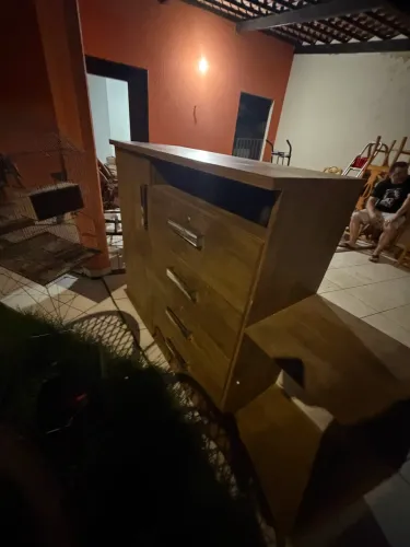 Vende-se comoda