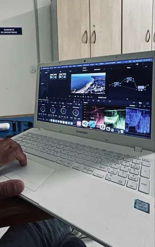 Notbook Samsung i5 8GB 256SSD bateria muito Boa